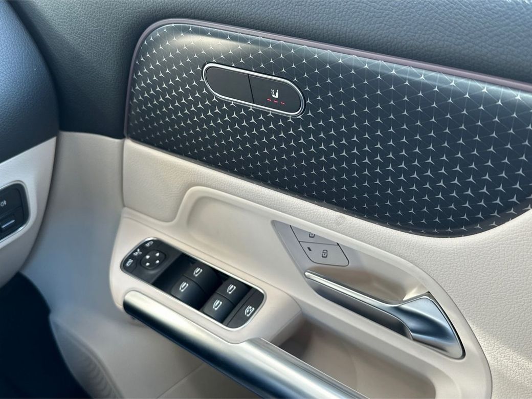 2025 Mercedes-Benz EQA
