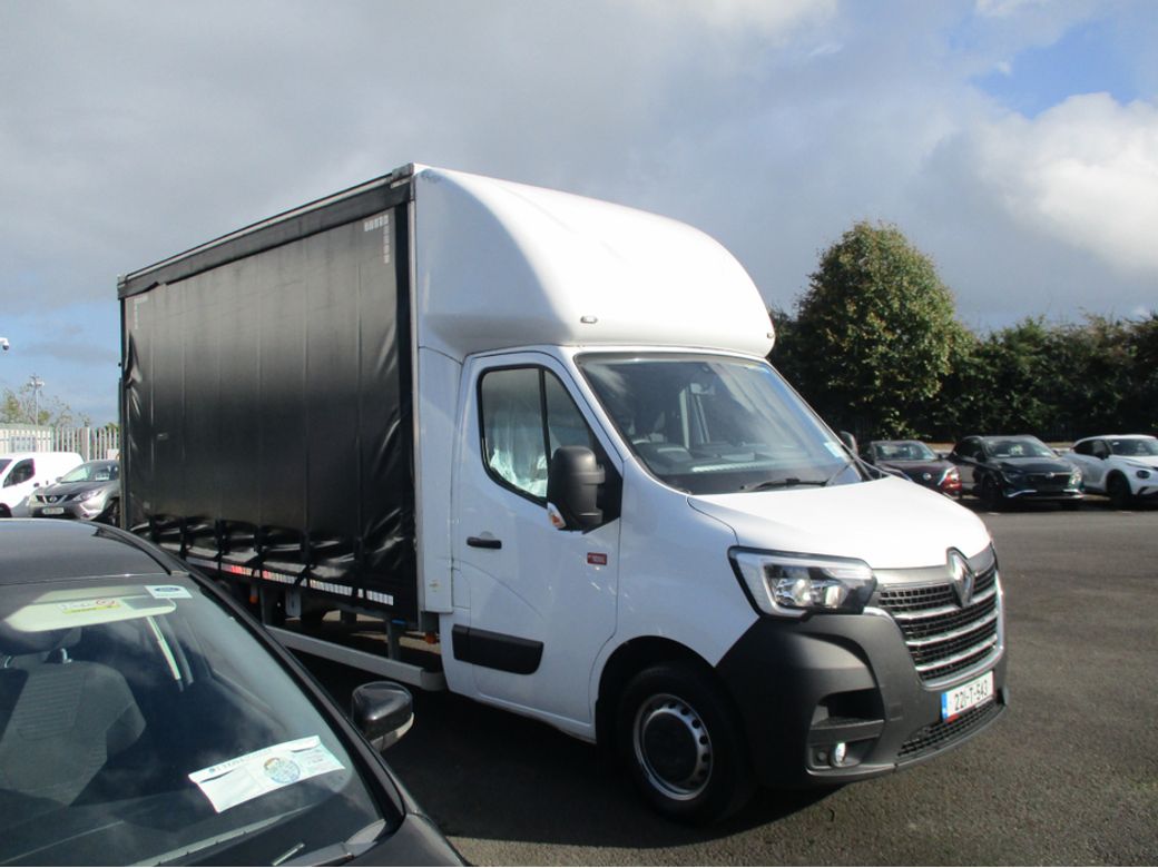 2022 Renault Master
