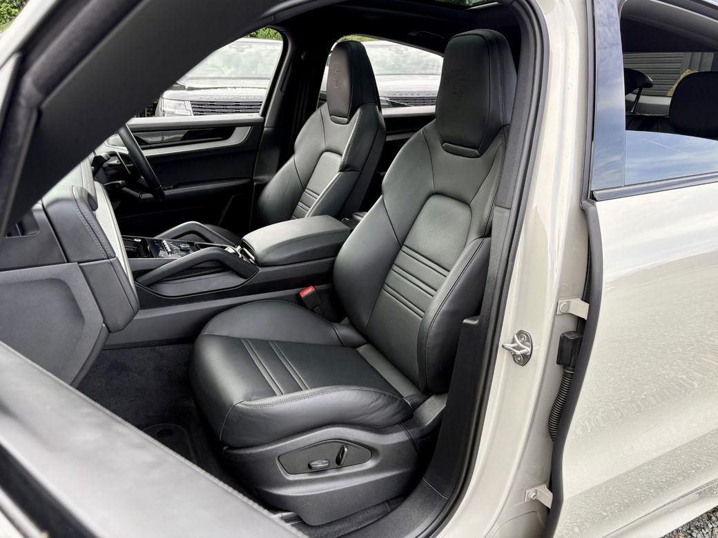 2025 Porsche Cayenne