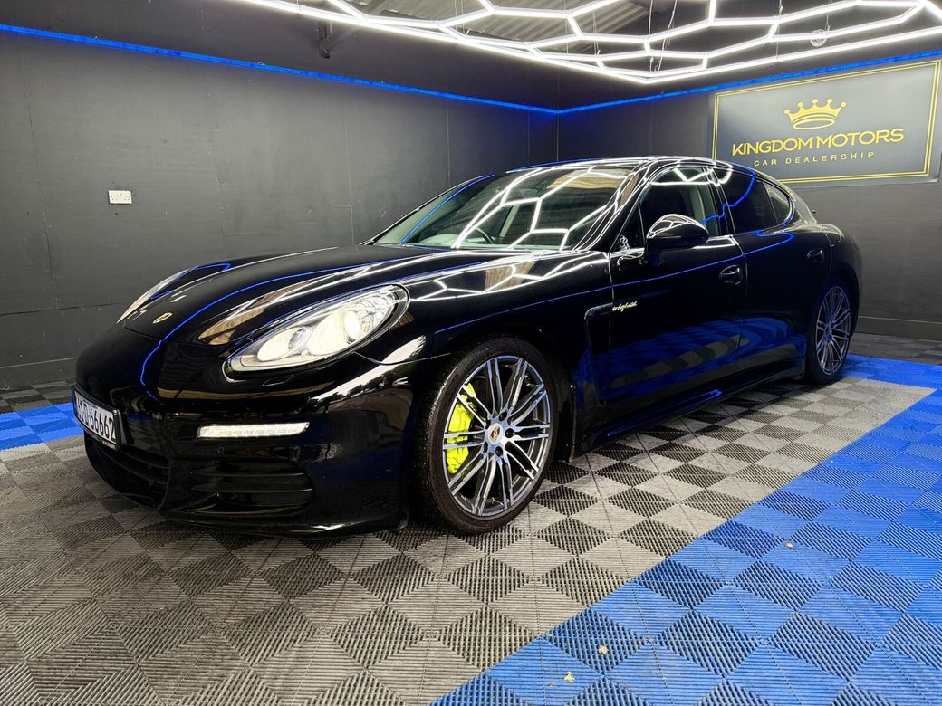 2016 Porsche Panamera