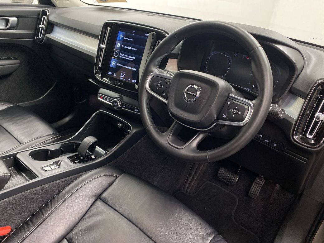 2022 Volvo XC40