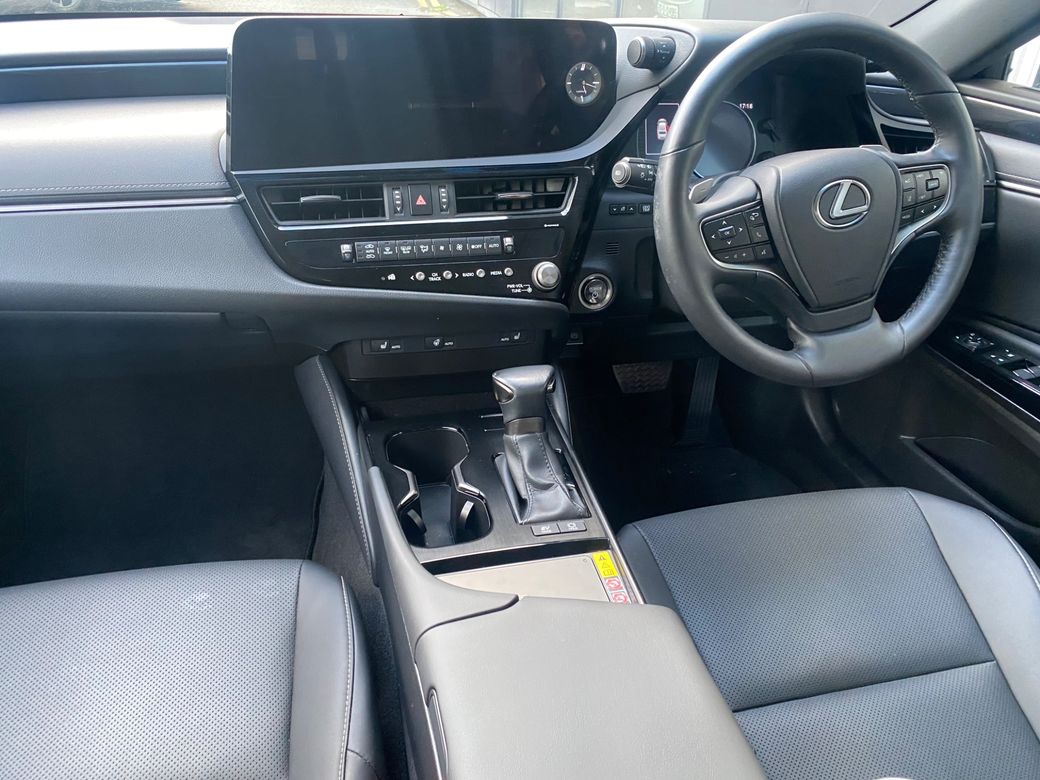 2023 Lexus ES 300h
