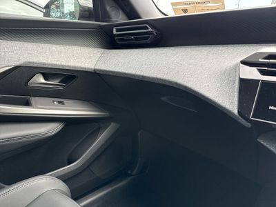 2025 Peugeot 5008
