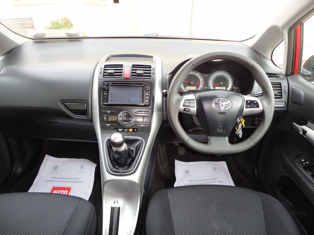 2012 Toyota Auris