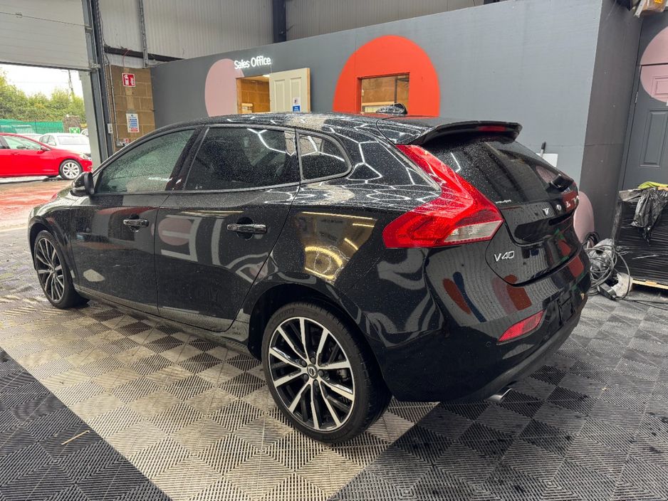 2017 Volvo V40