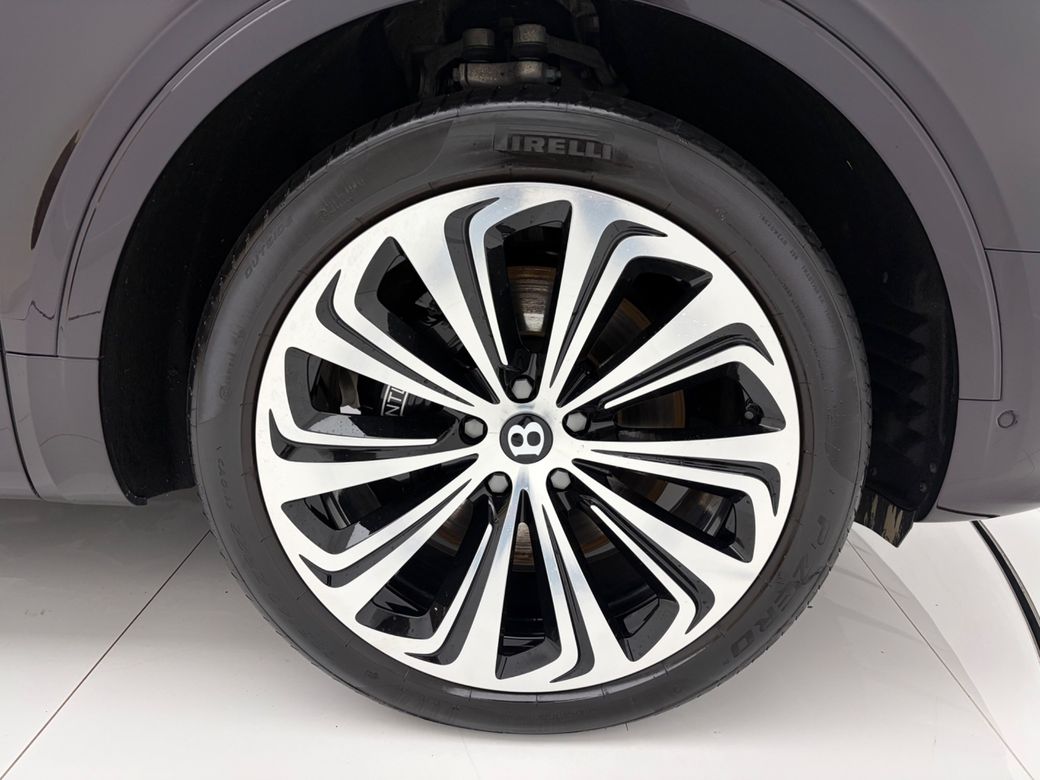 2022 Bentley Bentayga
