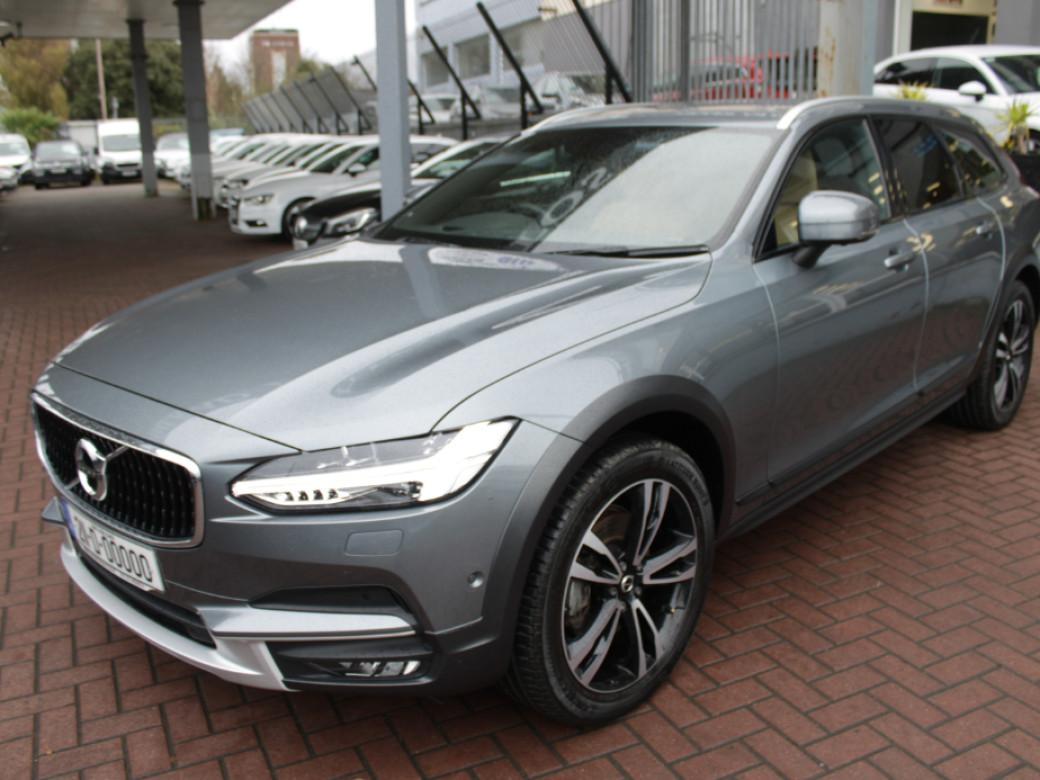 2021 Volvo V90 Cross Country