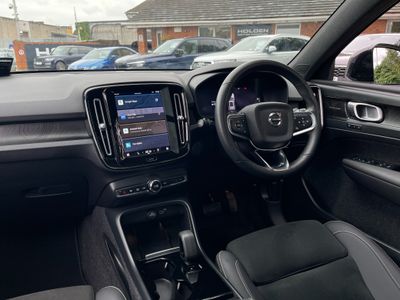 2022 Volvo XC40