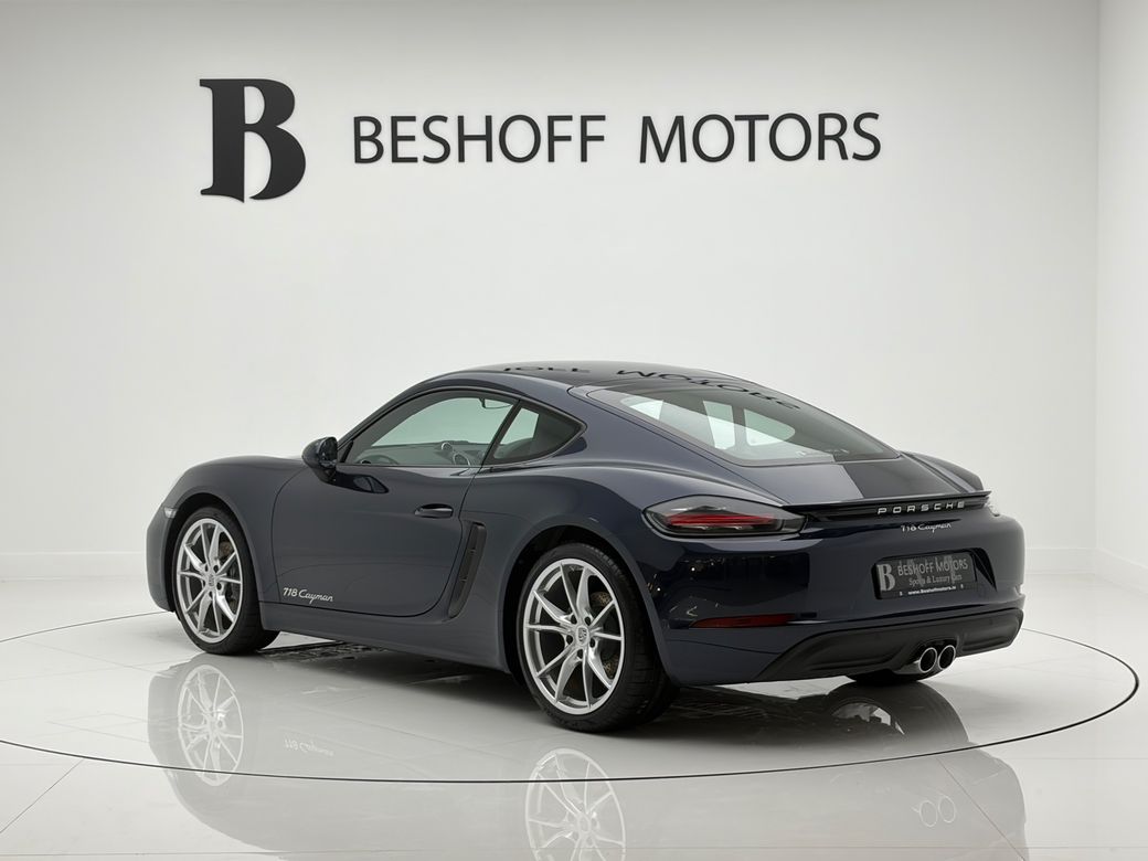 2022 Porsche Cayman