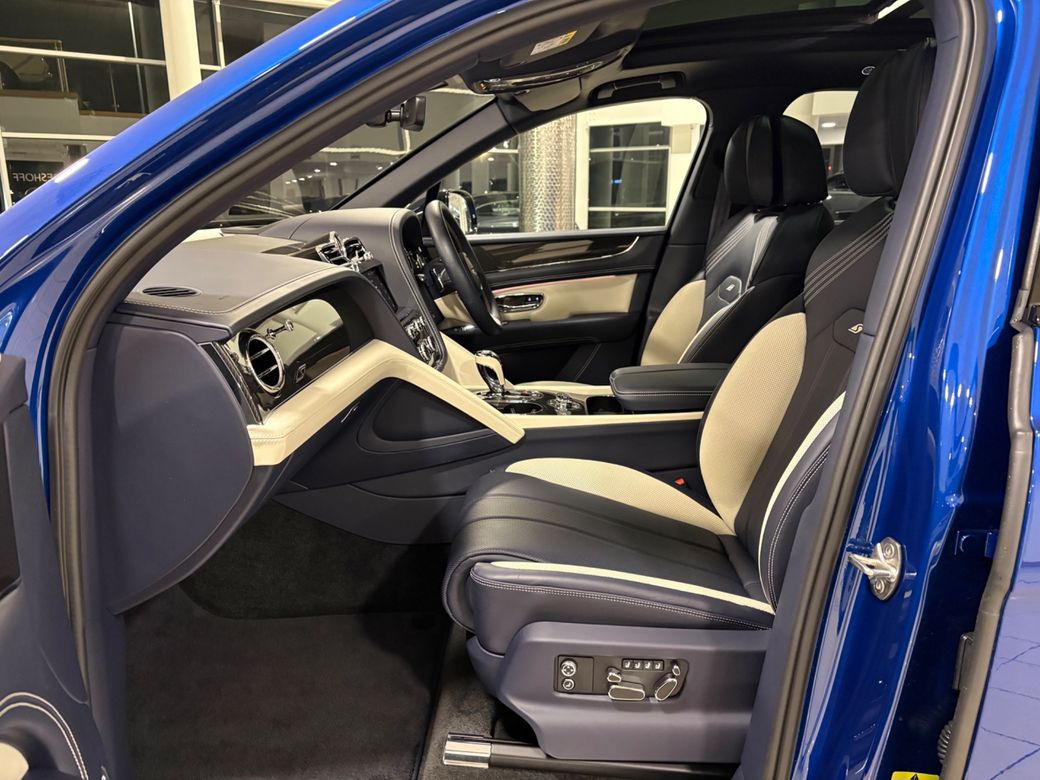 2025 Bentley Bentayga