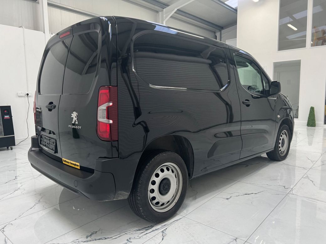 2023 Peugeot Partner
