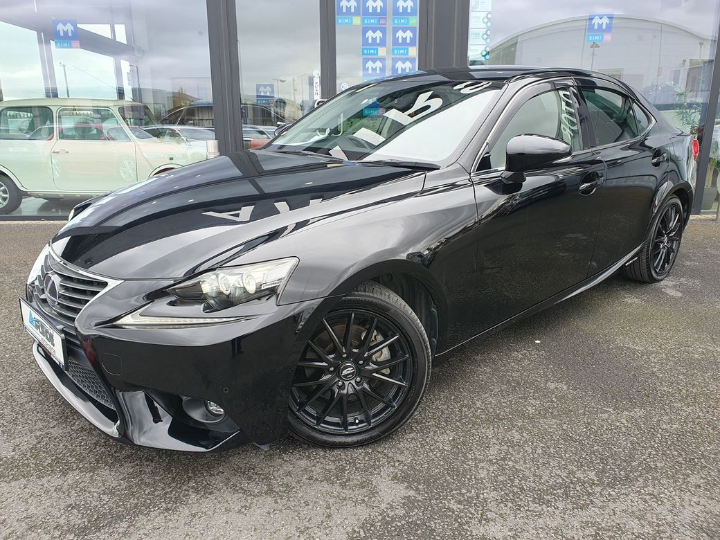2015 Lexus IS 300h