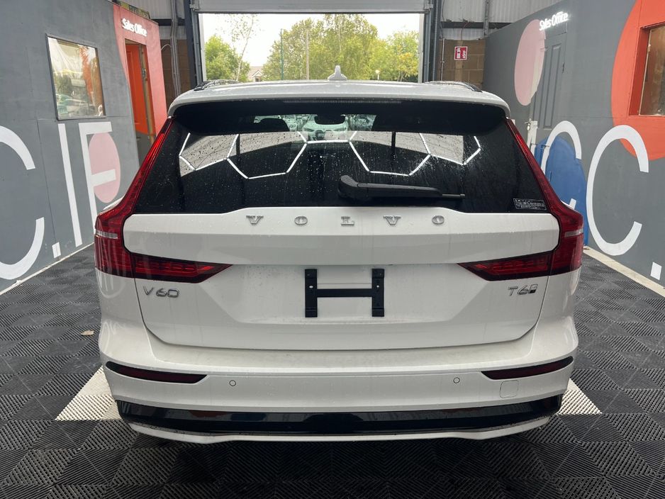2025 Volvo V60