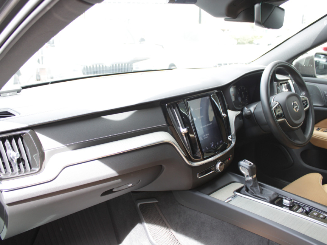 2020 Volvo V60