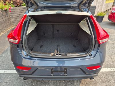 2020 Volvo V40