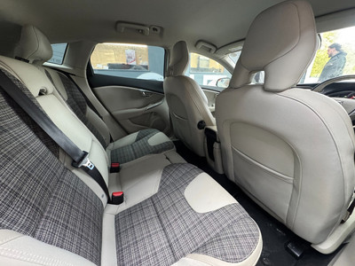 2018 Volvo V40
