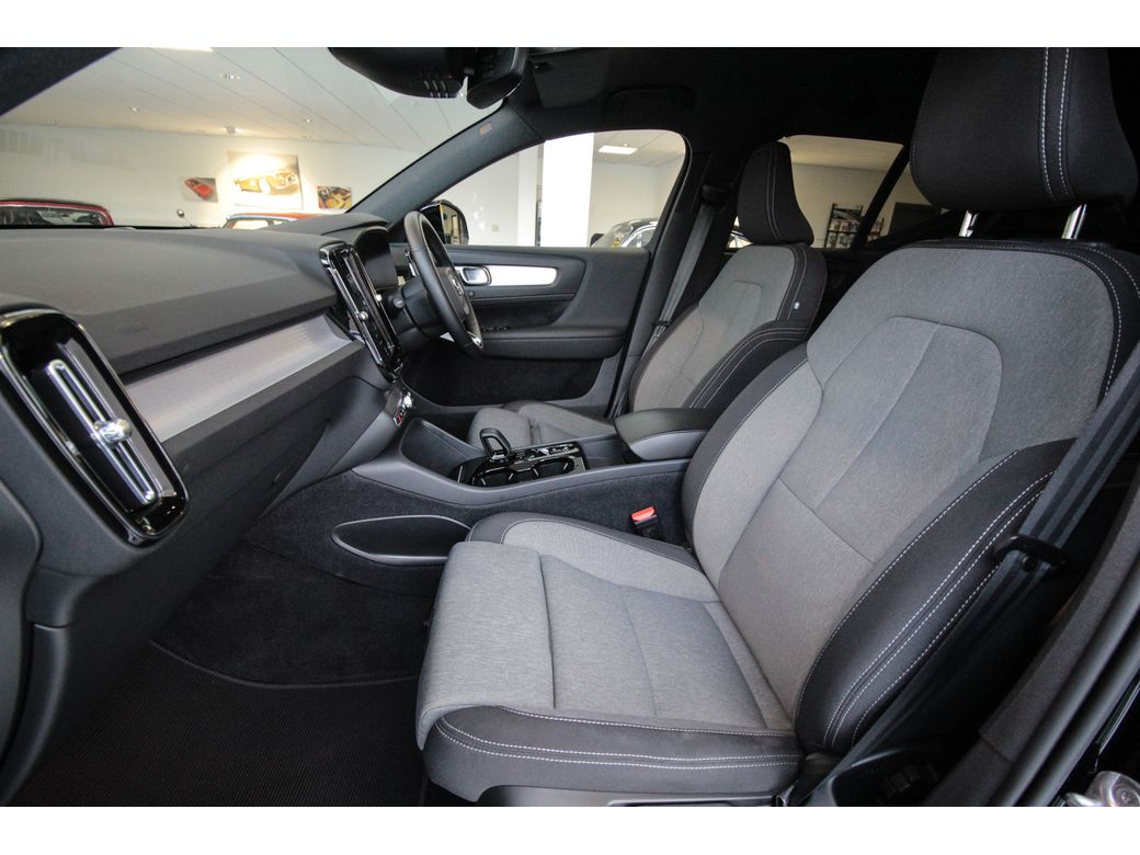 2022 Volvo XC40