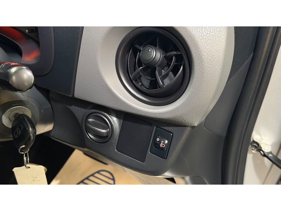 2016 Toyota Vitz