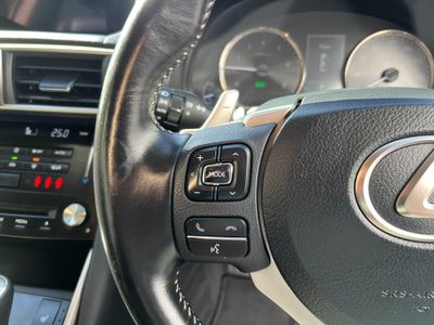 2017 Lexus IS 300h