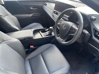 2023 Lexus ES 300h