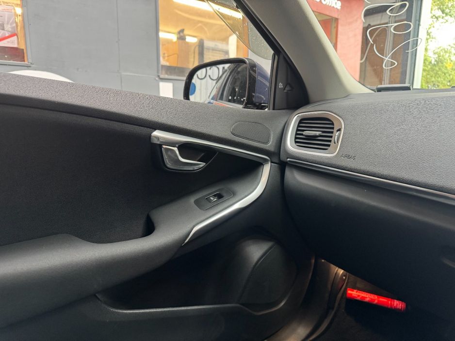 2015 Volvo V40
