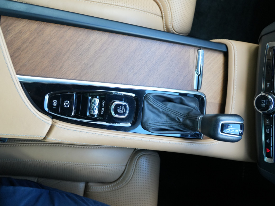 2021 Volvo V90