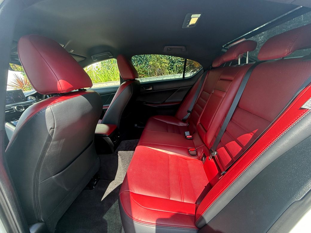 2023 Lexus IS 300h