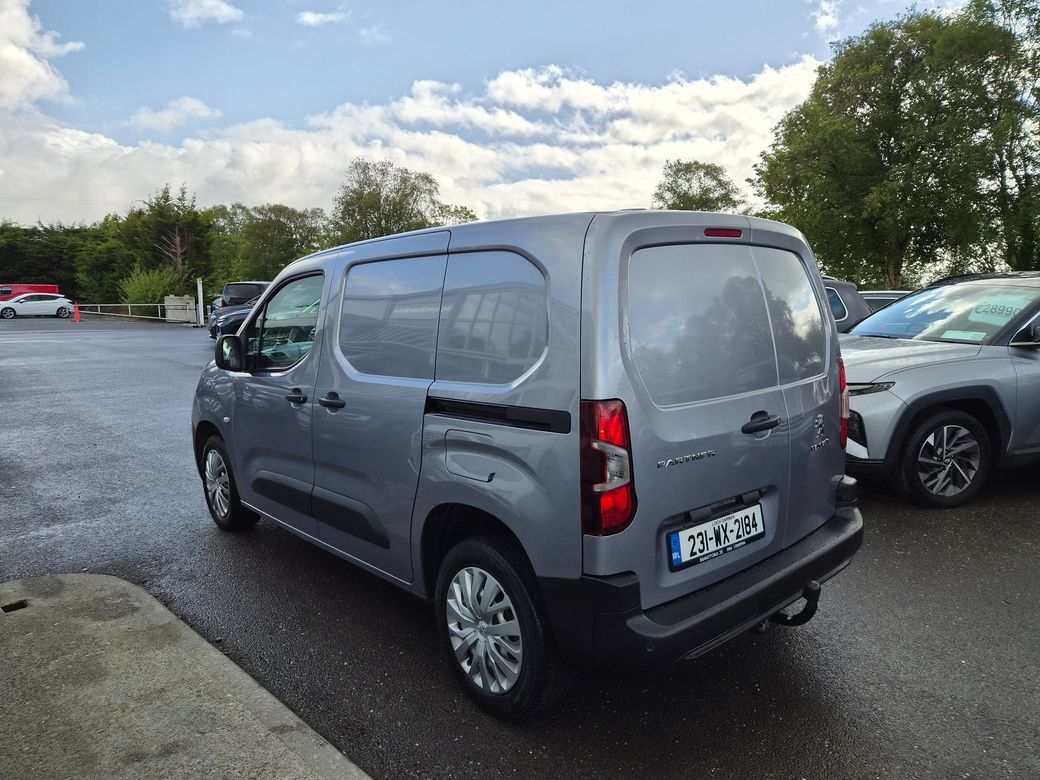 2023 Peugeot Partner