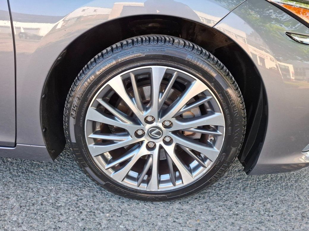 2021 Lexus ES 300h