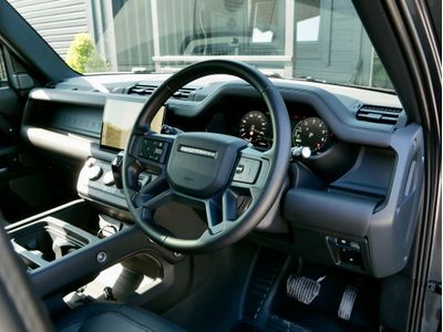 2024 Land Rover Defender 110