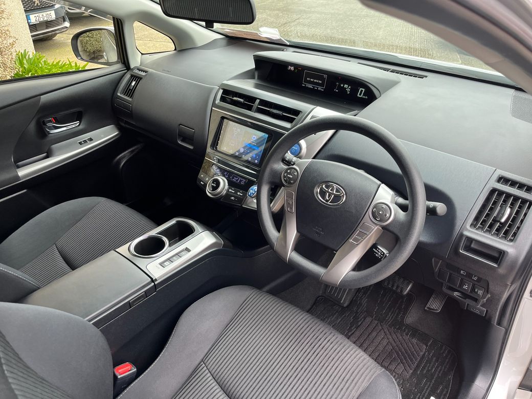 2019 Toyota Prius Alpha