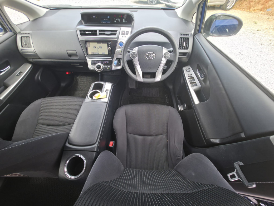 2017 Toyota Prius Alpha
