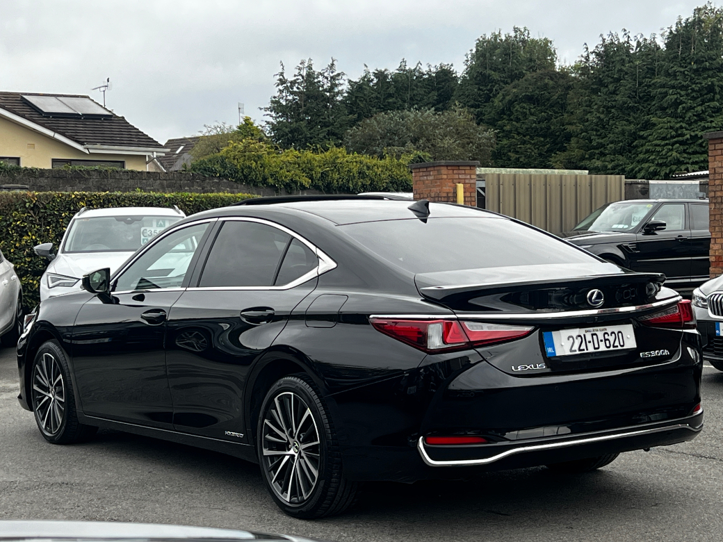 2022 Lexus ES 300h
