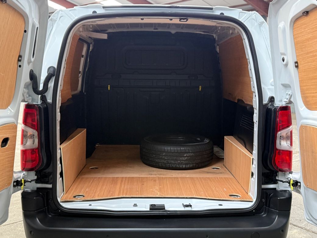 2023 Peugeot Partner