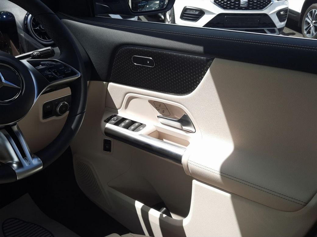 2025 Mercedes-Benz GLA Class