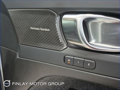 2025 Volvo XC40