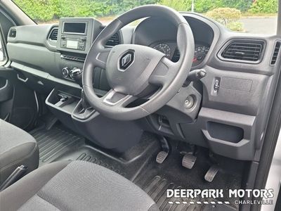 2022 Renault Master