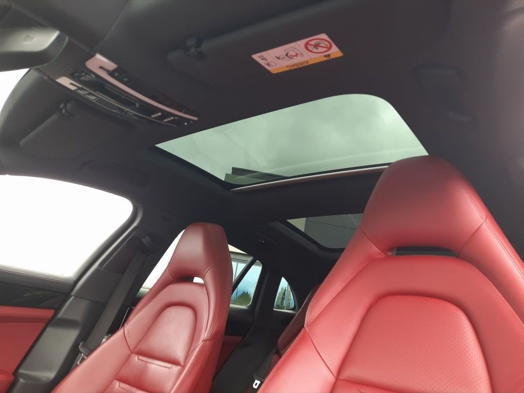 2020 Porsche Panamera