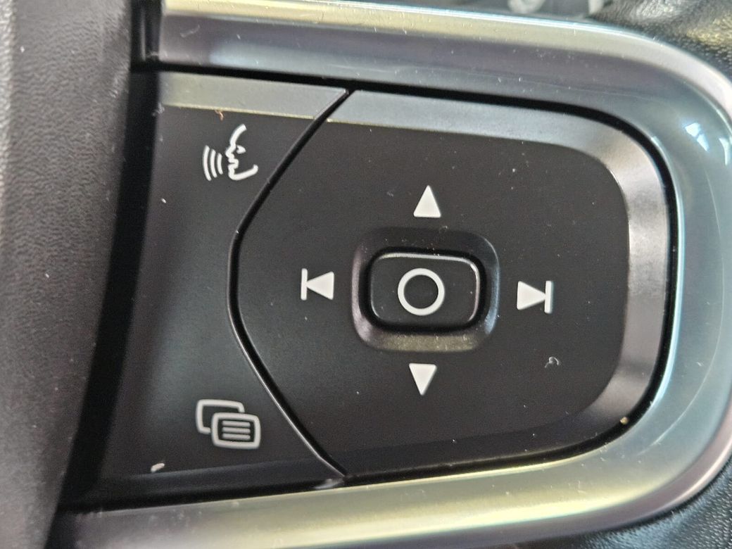 2021 Volvo XC40