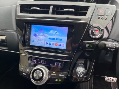 2018 Toyota Prius Alpha