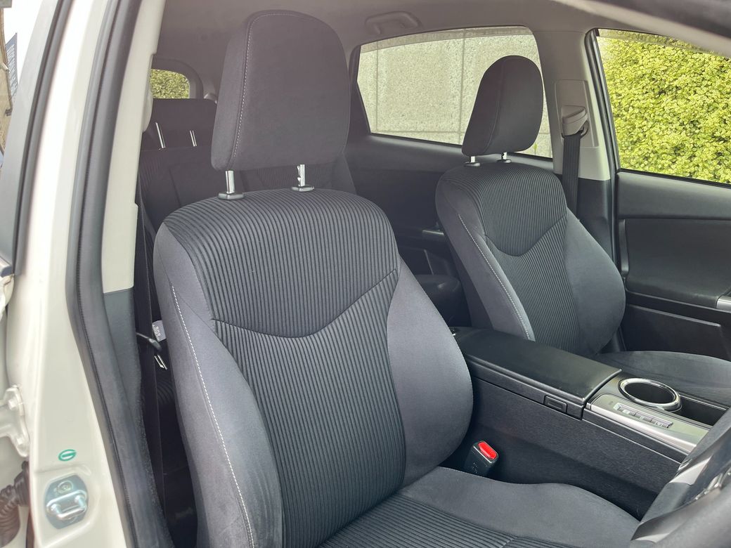 2015 Toyota Prius Alpha