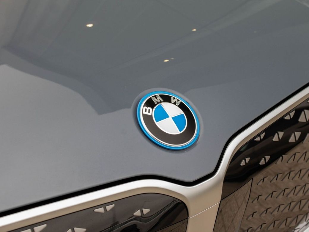 2025 BMW iX1