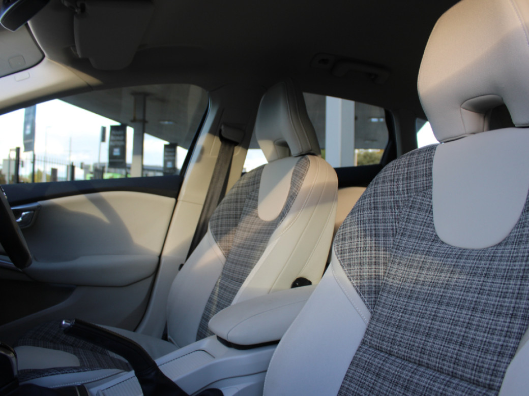 2018 Volvo V40