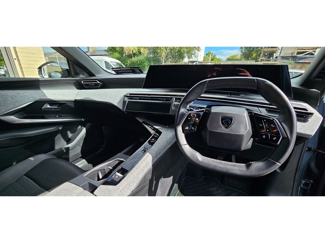 2025 Peugeot 5008