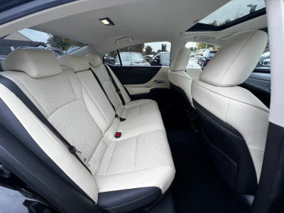 2022 Lexus ES 300h