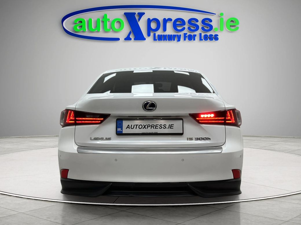 2015 Lexus IS 300h