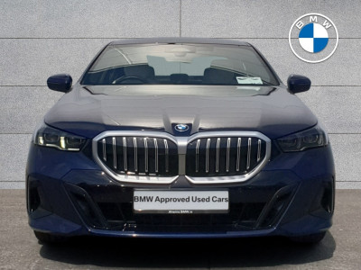 2025 BMW 530