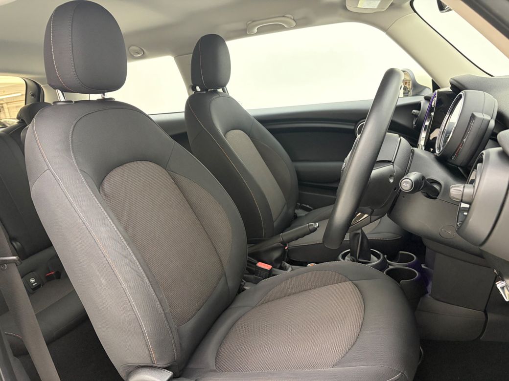 2017 Mini Hatch