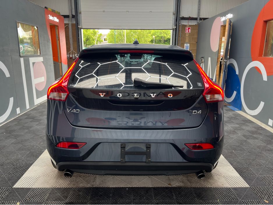 2017 Volvo V40