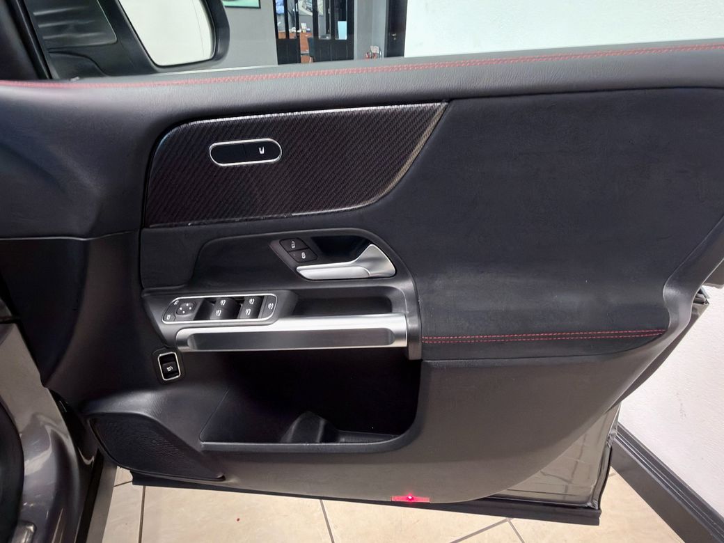 2021 Mercedes-Benz GLB Class